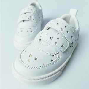 Zara toddler star sneaker size 9.5 with tags on. Never been worn